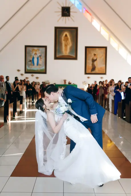 Editorial wedding floral detail